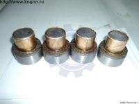 Шкворни УАЗ в сб. с втулкой и шайбой (4шт) Шкворни УАЗ в сб. с втулкой и шайбой (4шт)
