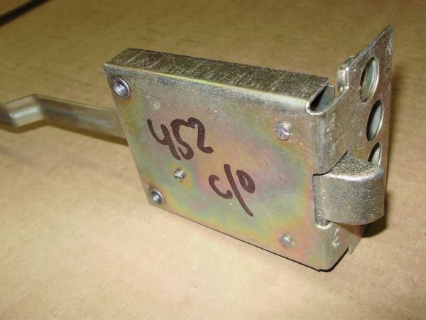 Механизм замка двери УАЗ-452 с/о (длин.тяга)