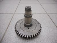 Вал промежуточный раздатки УАЗ (косозуб)